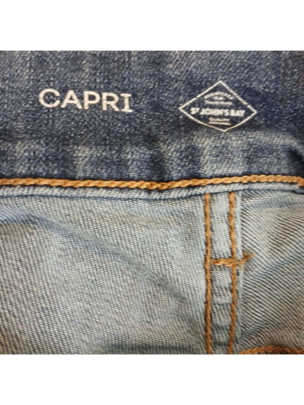 St Johns Bay Womens 2P Petite Capri Jeans Medium Wash Denim 5-Pocket Design #D46 - Picture 5 of 11